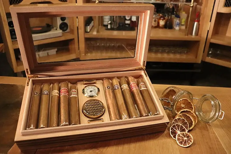 Cocktails and cigars at a wedding